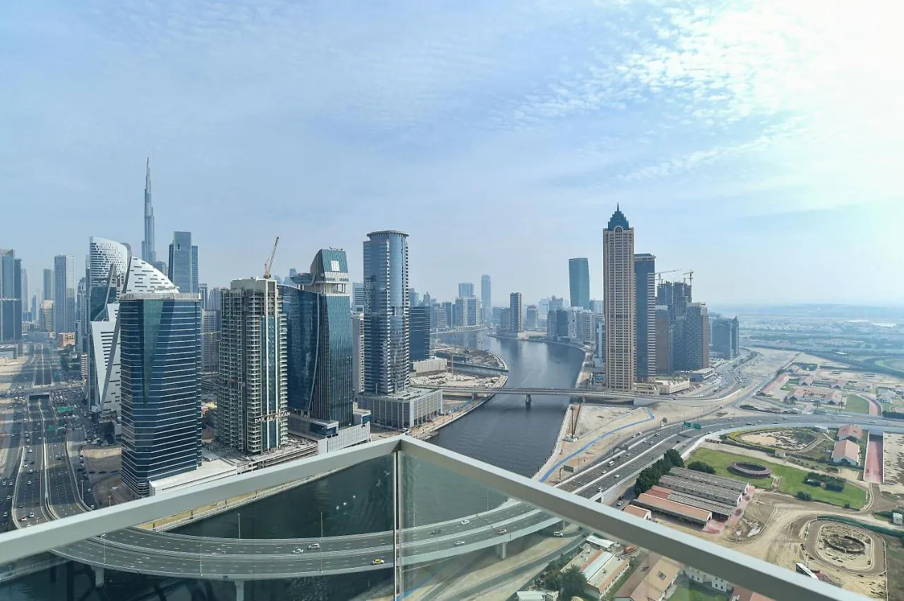 Luxury Escapes - View Of Canal & Burj Khalifa 1Br Large Premium Apt - Amna Tower 迪拜